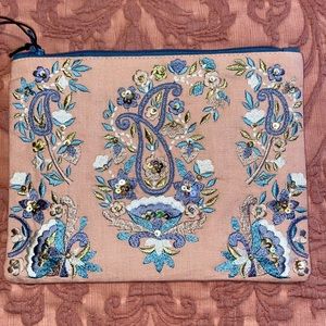 CLASSY SEQUINED EMBROIDERED BAG IN PEACH. NWT!
